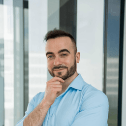 Członek zespołu Maciej Cieśla